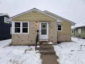 4240 6th St Ne - Photo 1 of 1