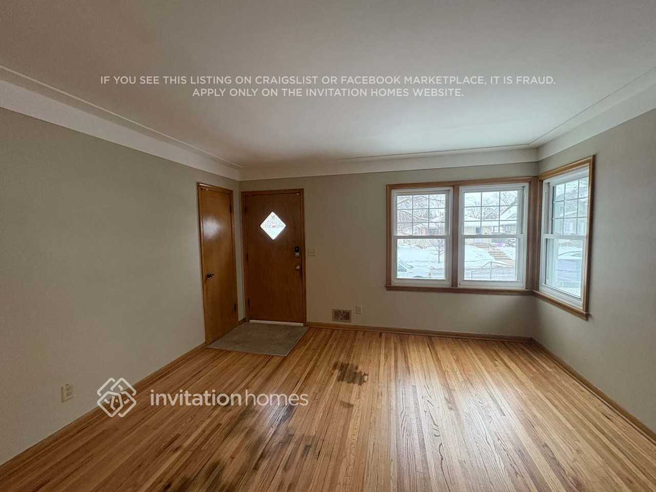 4240 6th St Ne - Photo 2 of 19