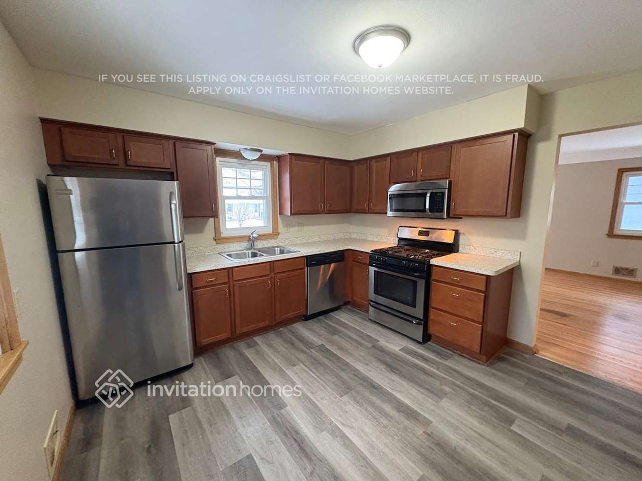 4240 6th St Ne - Photo 5 of 19