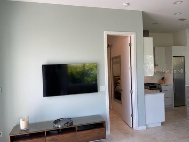 124 7th Ave N #1-2 - Photo 3 of 23