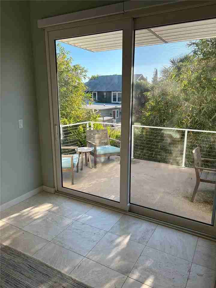 124 7th Ave N #1-2 - Photo 4 of 23