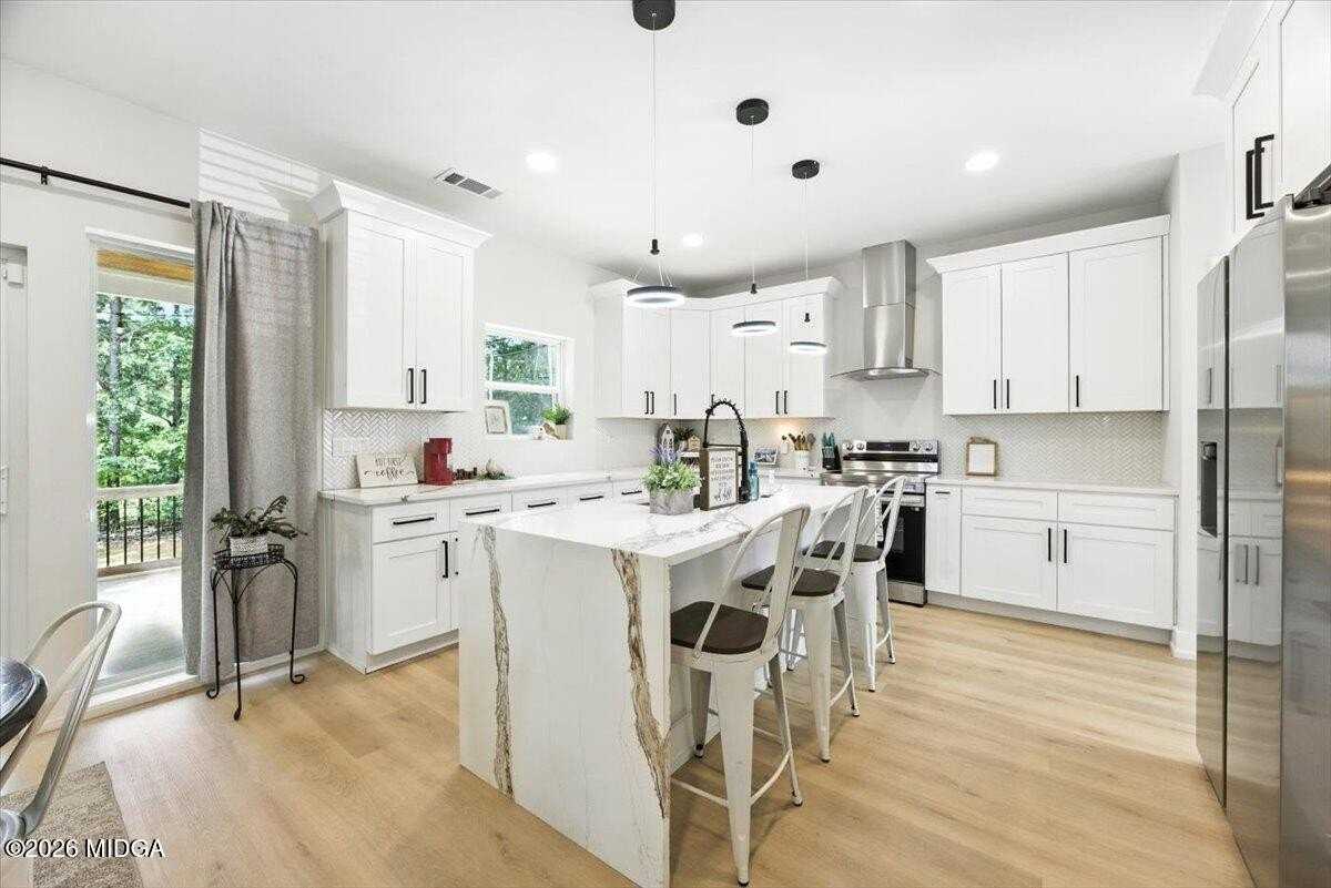 100 Lakeside Dr - Photo 3 of 4