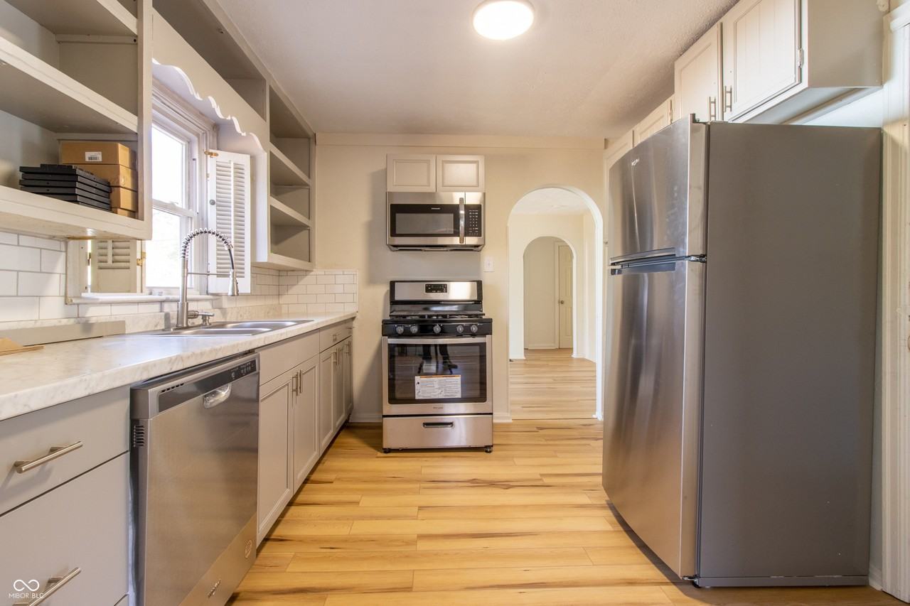 1730 E 75th St - Photo 4 of 16