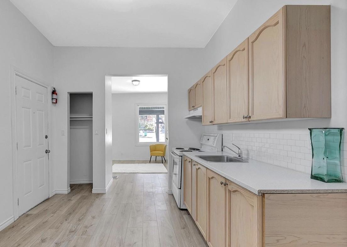 104 Mulcaster St #1 - Photo 4 of 5