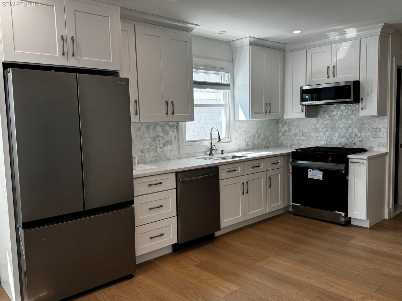 253 W Market St Unit Main #MAIN - Photo 4 of 14