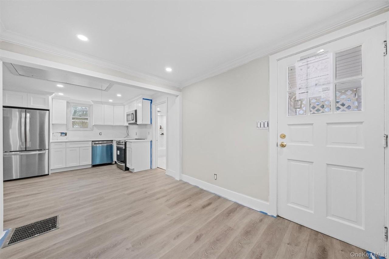 3538 James St Unit B - Photo 4 of 13