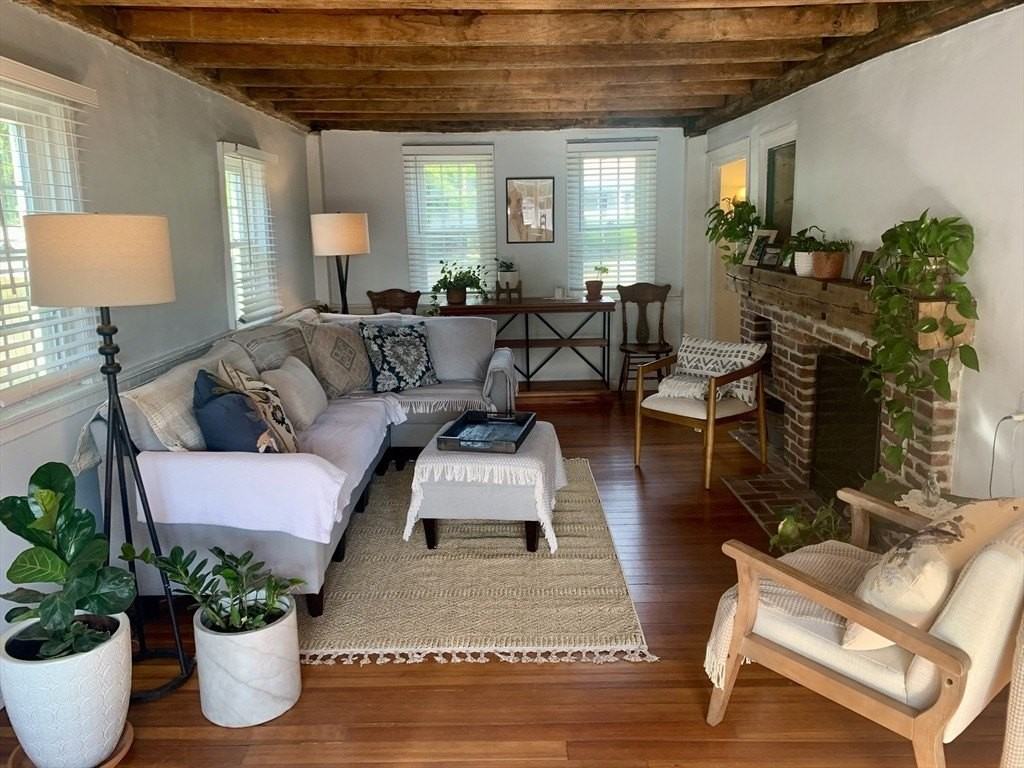 2208 Washington St - Photo 2 of 15