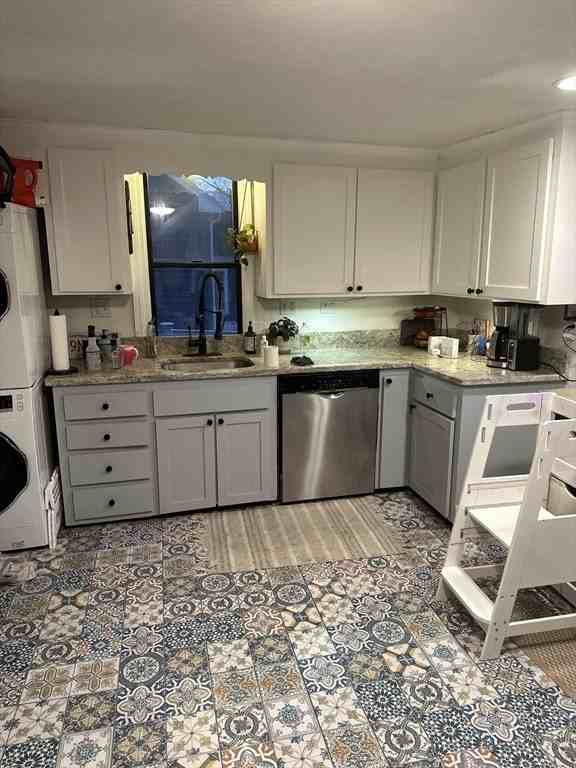 2208 Washington St - Photo 4 of 15