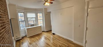 featured image of 4110 Park Ave Apt 3 #3