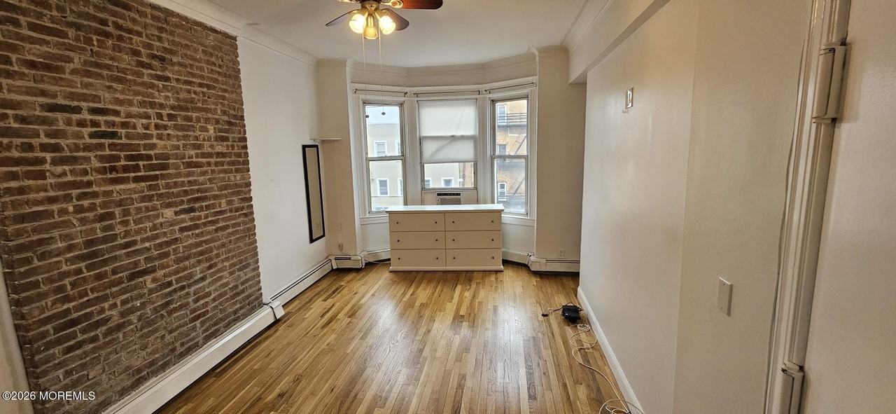 4110 Park Ave Apt 3 #3 - Photo 2 of 21