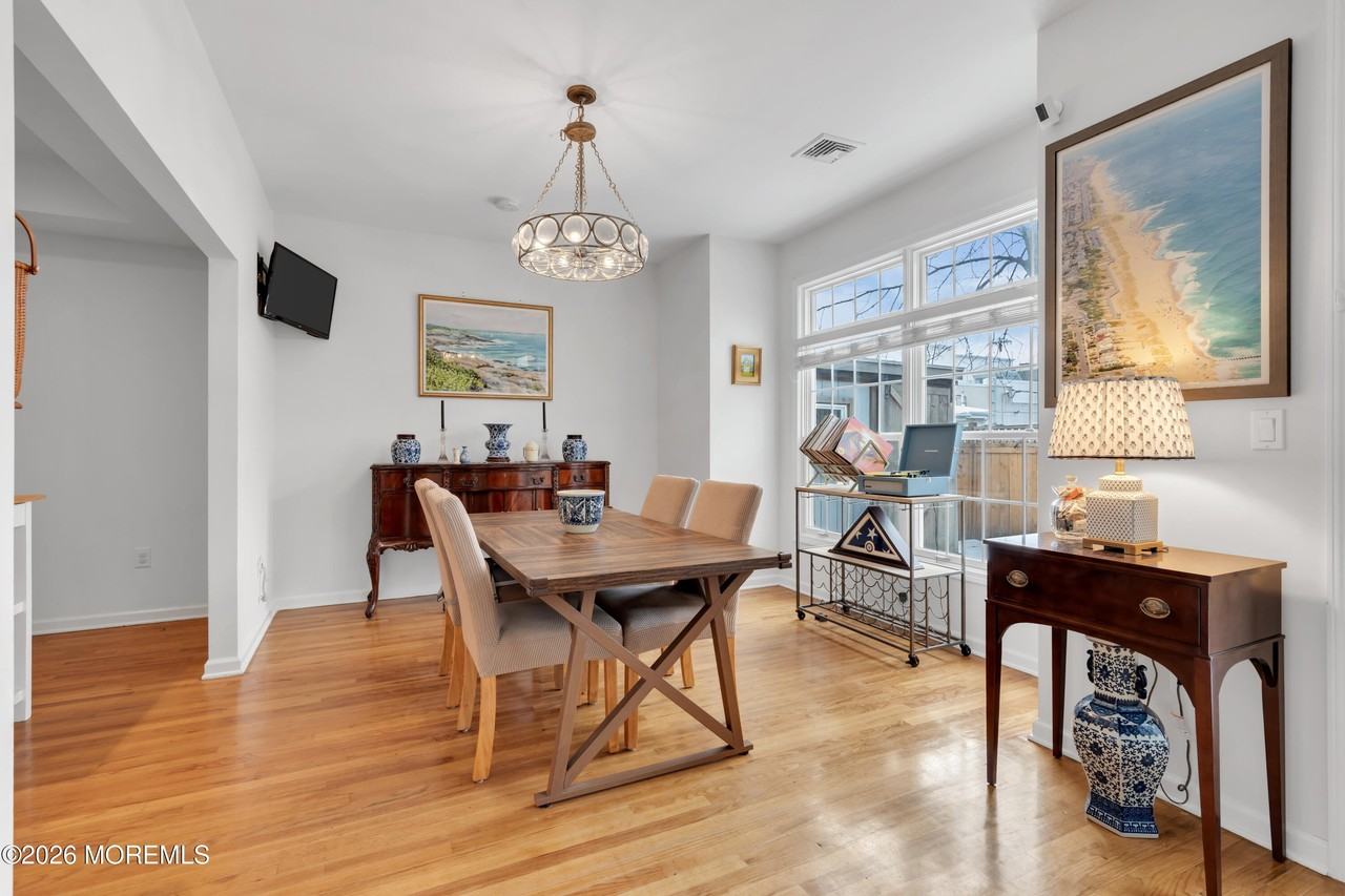 160 Main St Unit 4 #4 - Photo 5 of 21