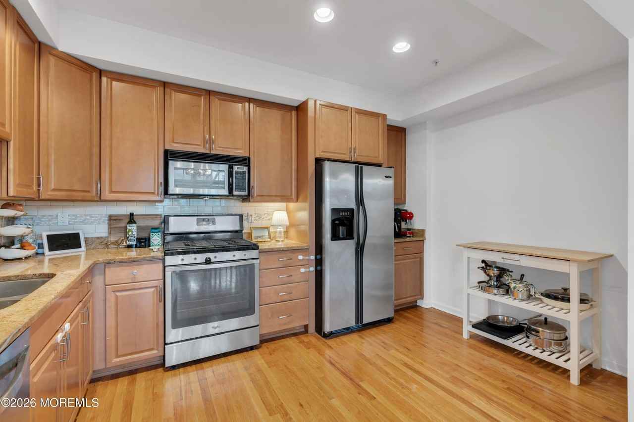 160 Main St Unit 4 #4 - Photo 7 of 21