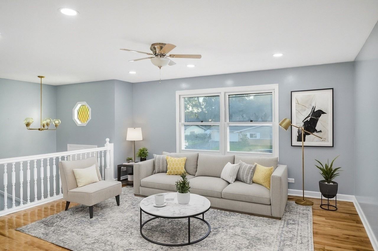 7031 Glenwood Ln - Photo 4 of 35