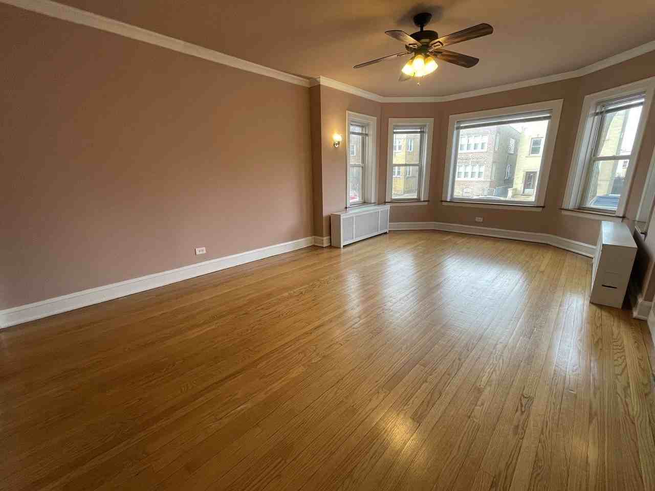 5717 N Artesian Ave Apt 1 #1 - Photo 3 of 23