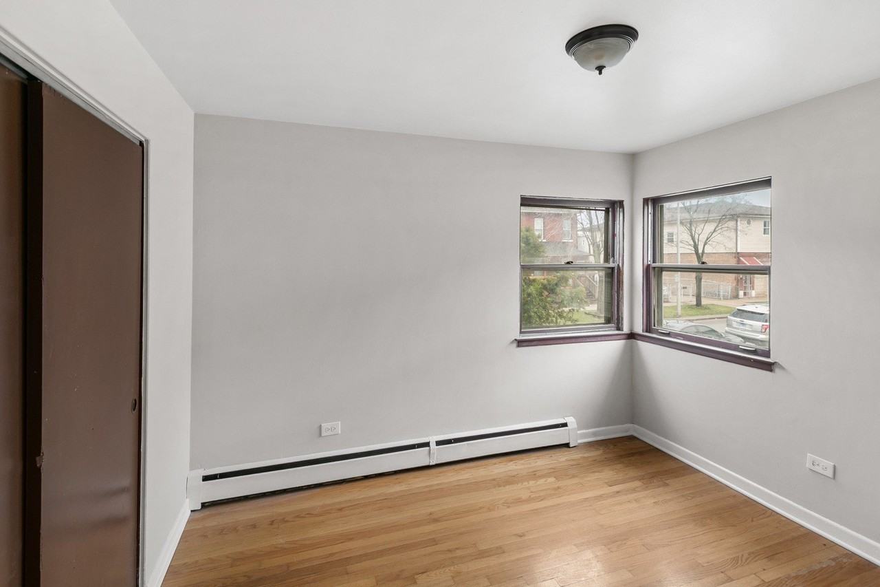 805 N 22nd Ave Apt 5 #5 - Photo 5 of 9