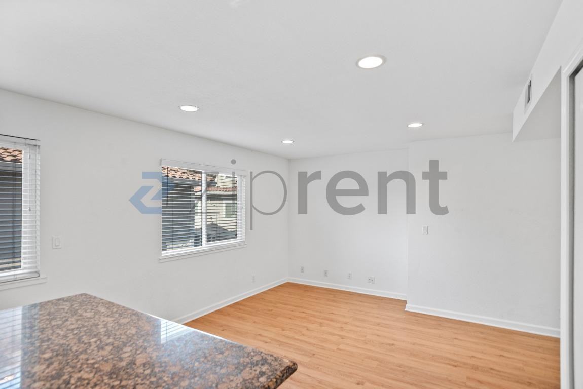 1451 Main St #4 - Photo 6 of 30