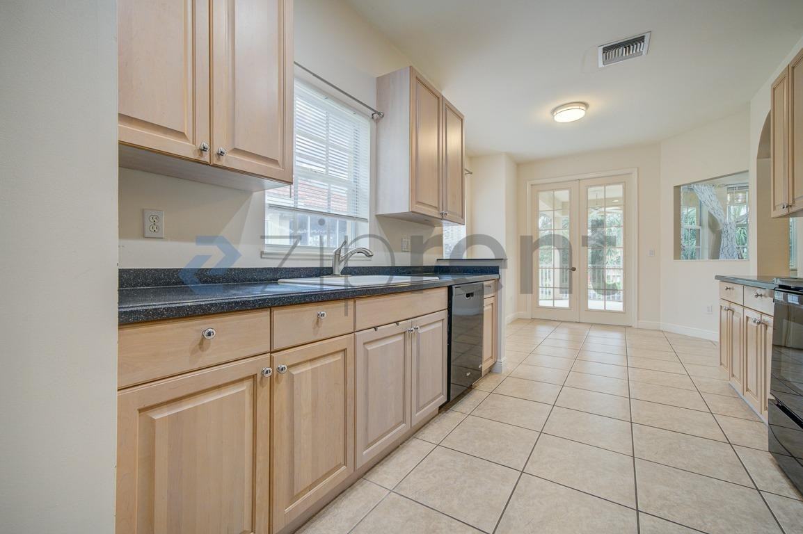 5111 W Hyde Park Ct #201 - Photo 7 of 25