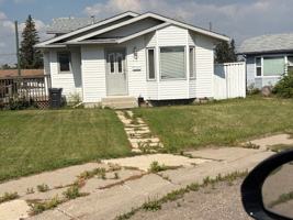 featured image of 10 9 Street Close #1