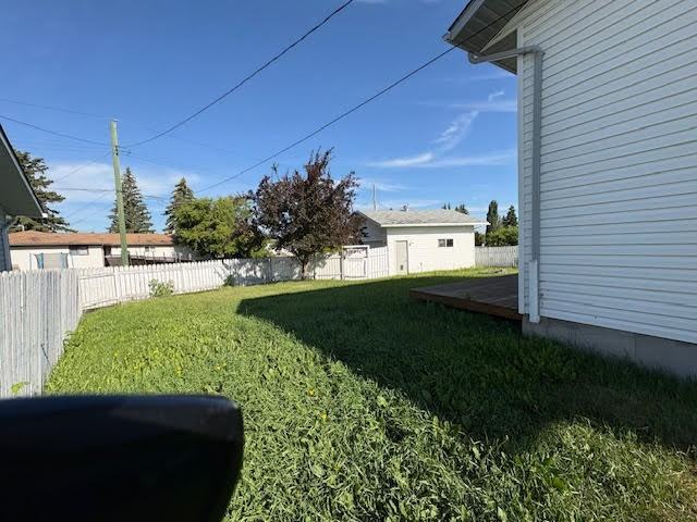 10 9 Street Close #1 - Photo 2 of 23