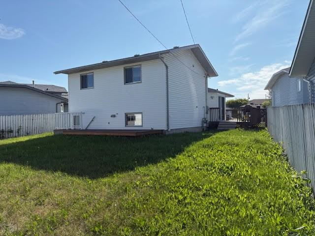 10 9 Street Close #1 - Photo 4 of 23