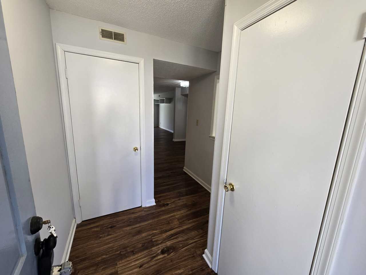 117 Kingsbury Dr #1 - Photo 2 of 26