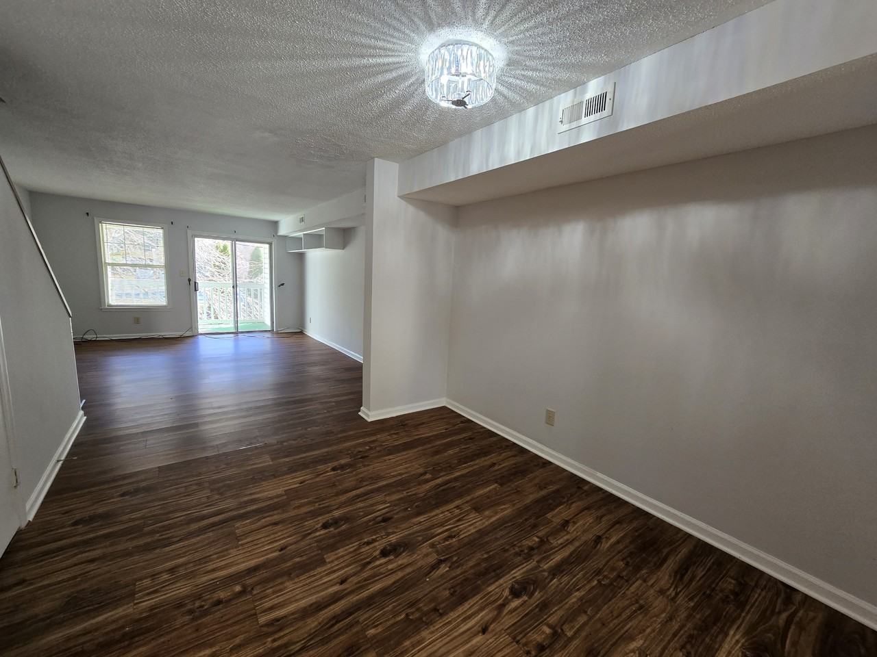 117 Kingsbury Dr #1 - Photo 5 of 26