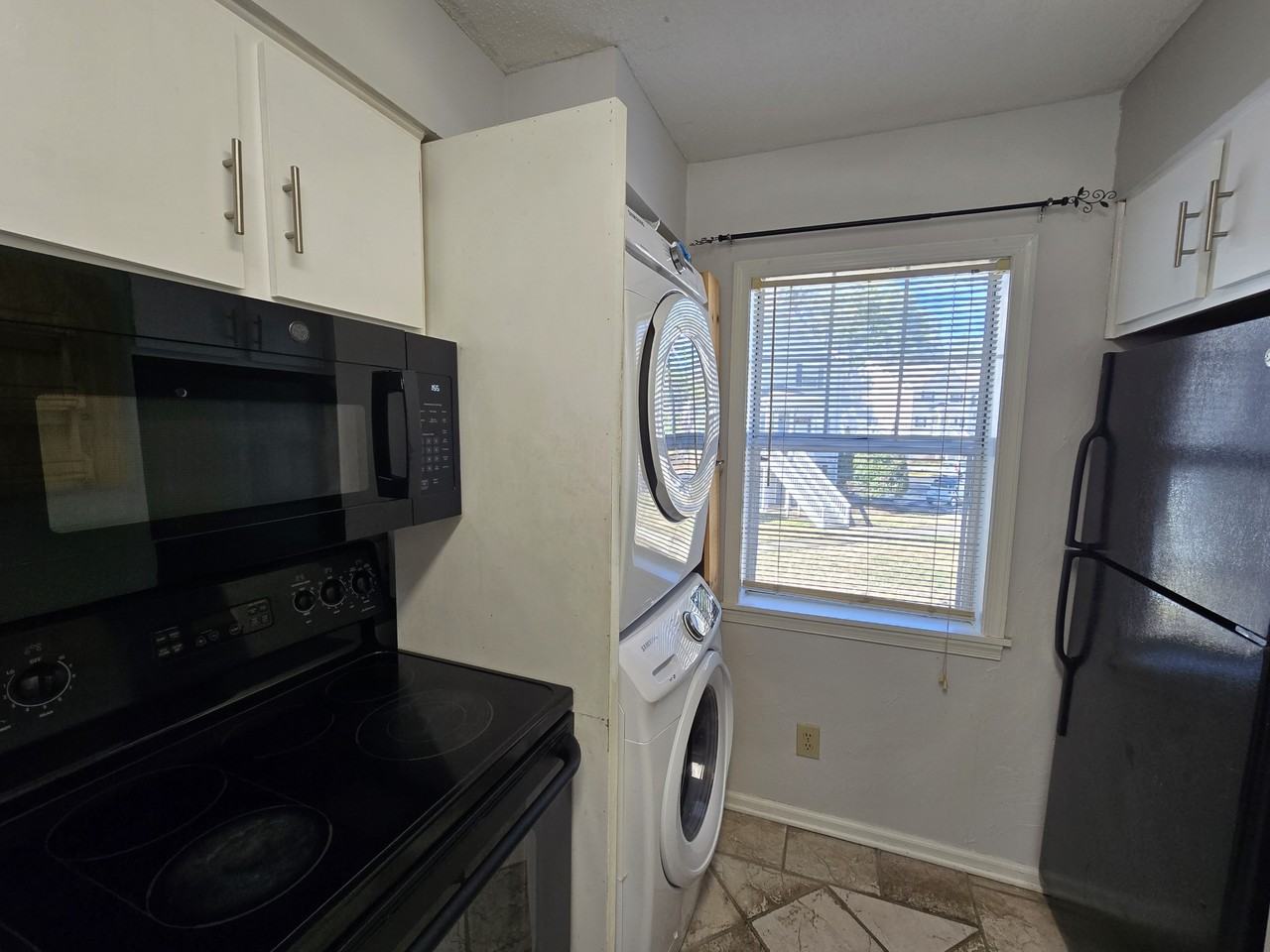 117 Kingsbury Dr #1 - Photo 6 of 26