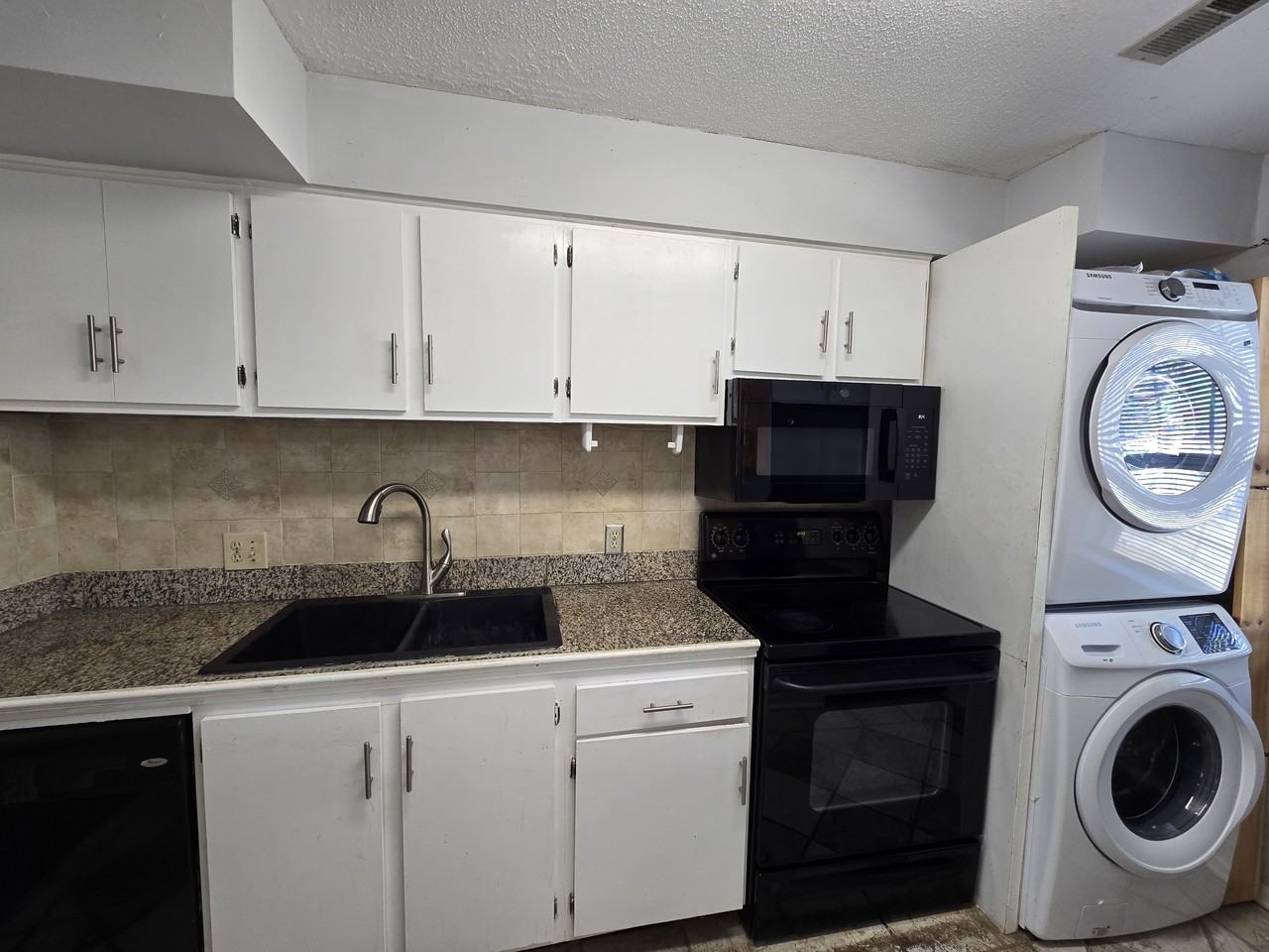 117 Kingsbury Dr #1 - Photo 7 of 26