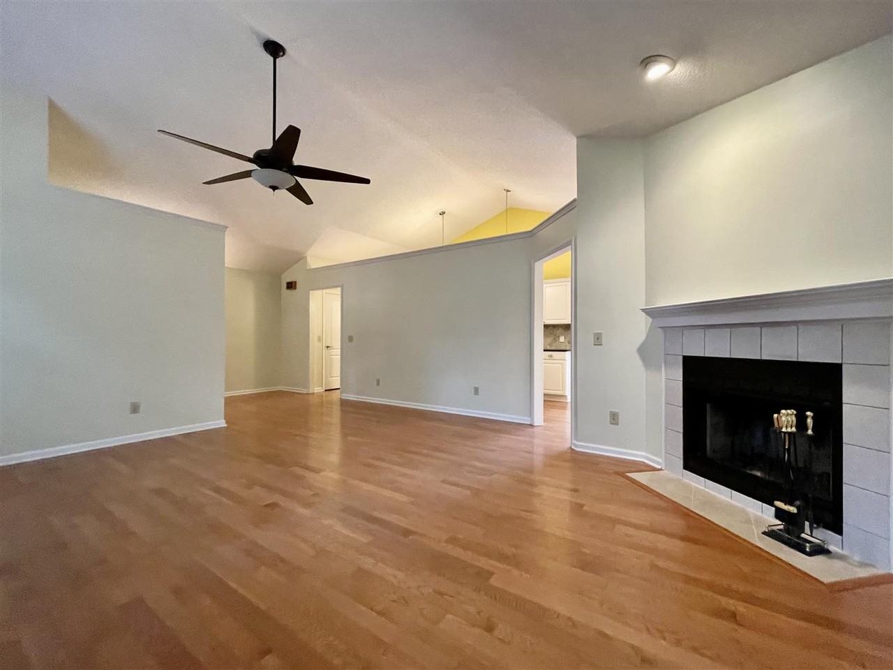 75 Spring Lake Dr #1 - Photo 3 of 25