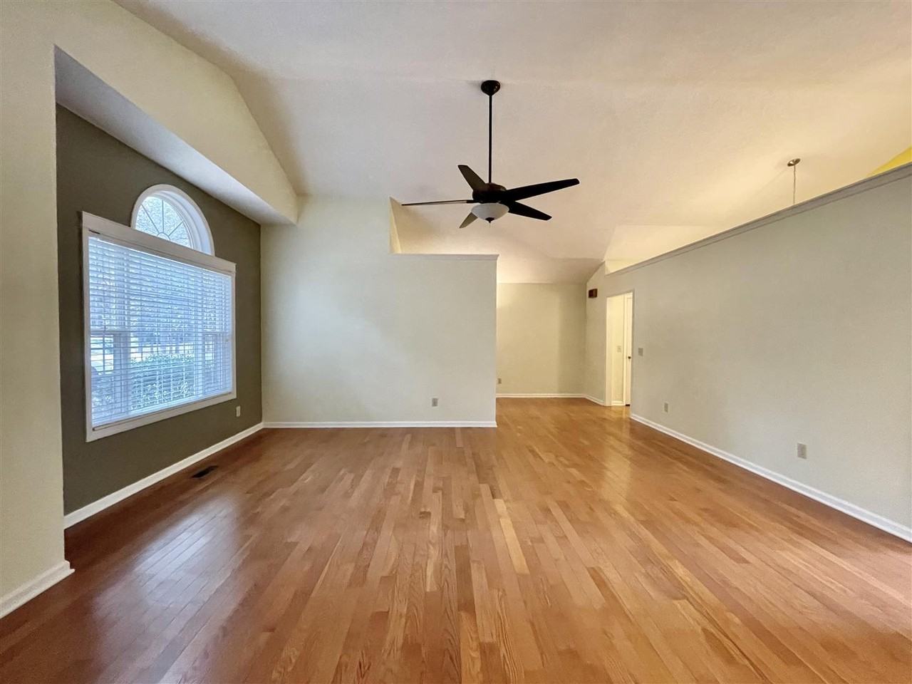 75 Spring Lake Dr #1 - Photo 6 of 25