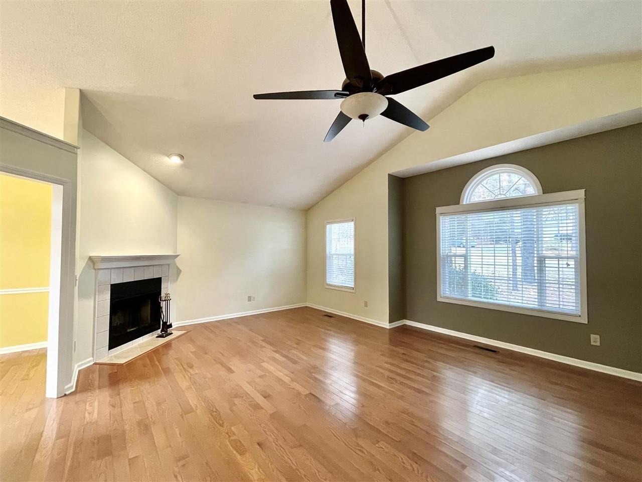 75 Spring Lake Dr #1 - Photo 2 of 25