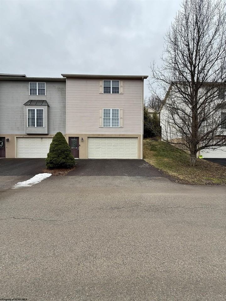 47 Clear Spring Dr - Photo 2 of 36