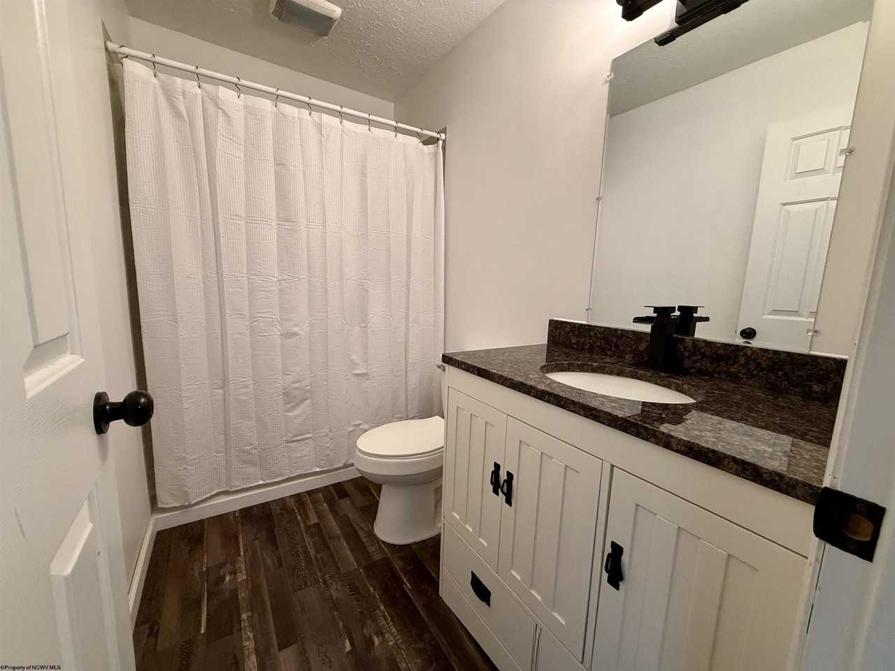 47 Clear Spring Dr - Photo 3 of 36