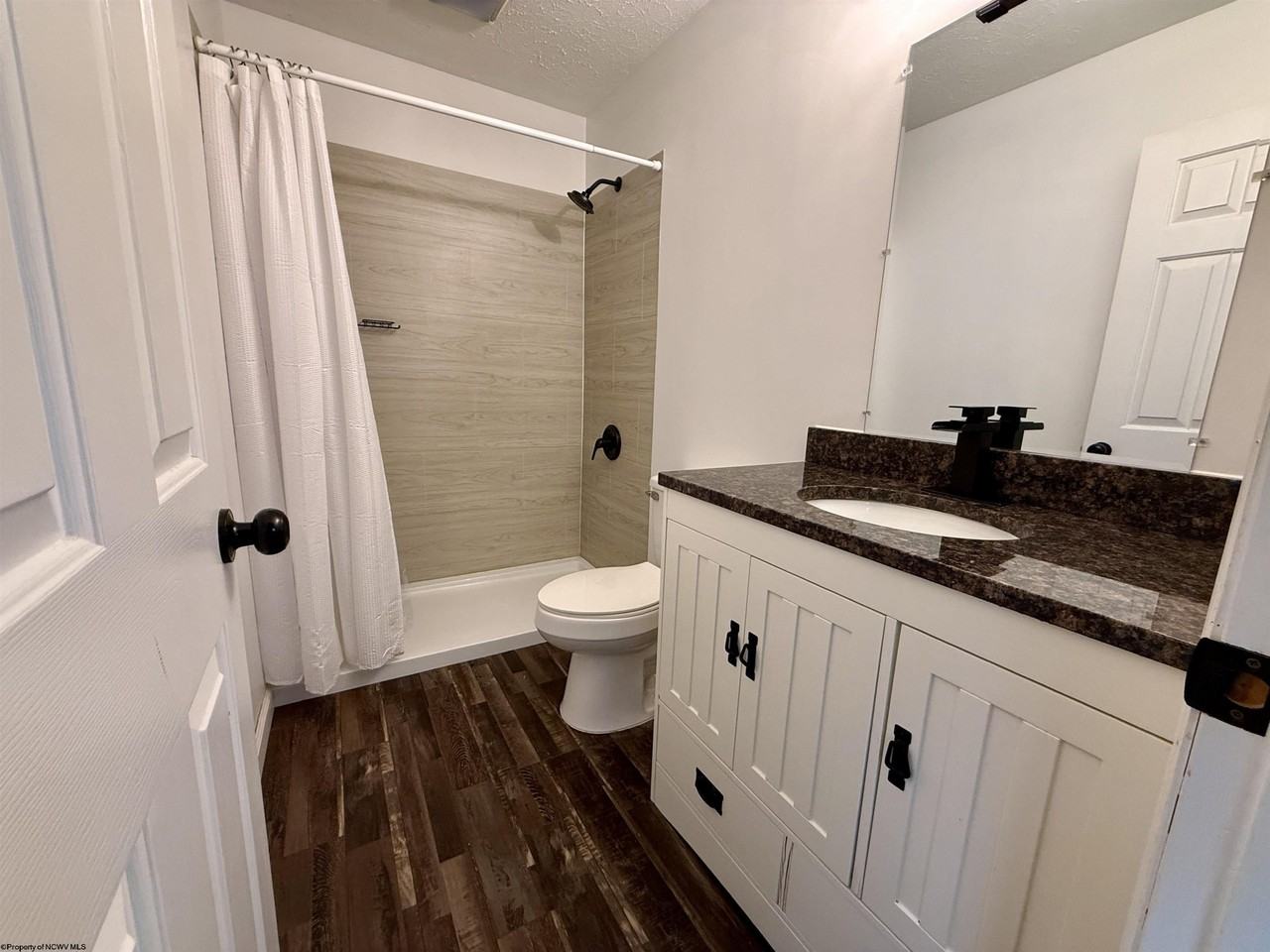 47 Clear Spring Dr - Photo 5 of 36