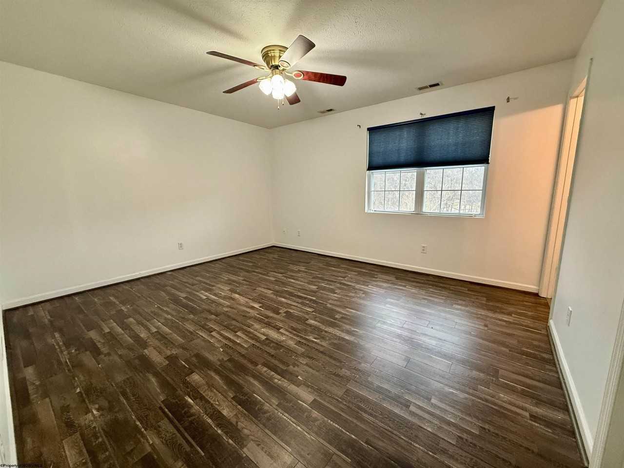 47 Clear Spring Dr - Photo 6 of 36