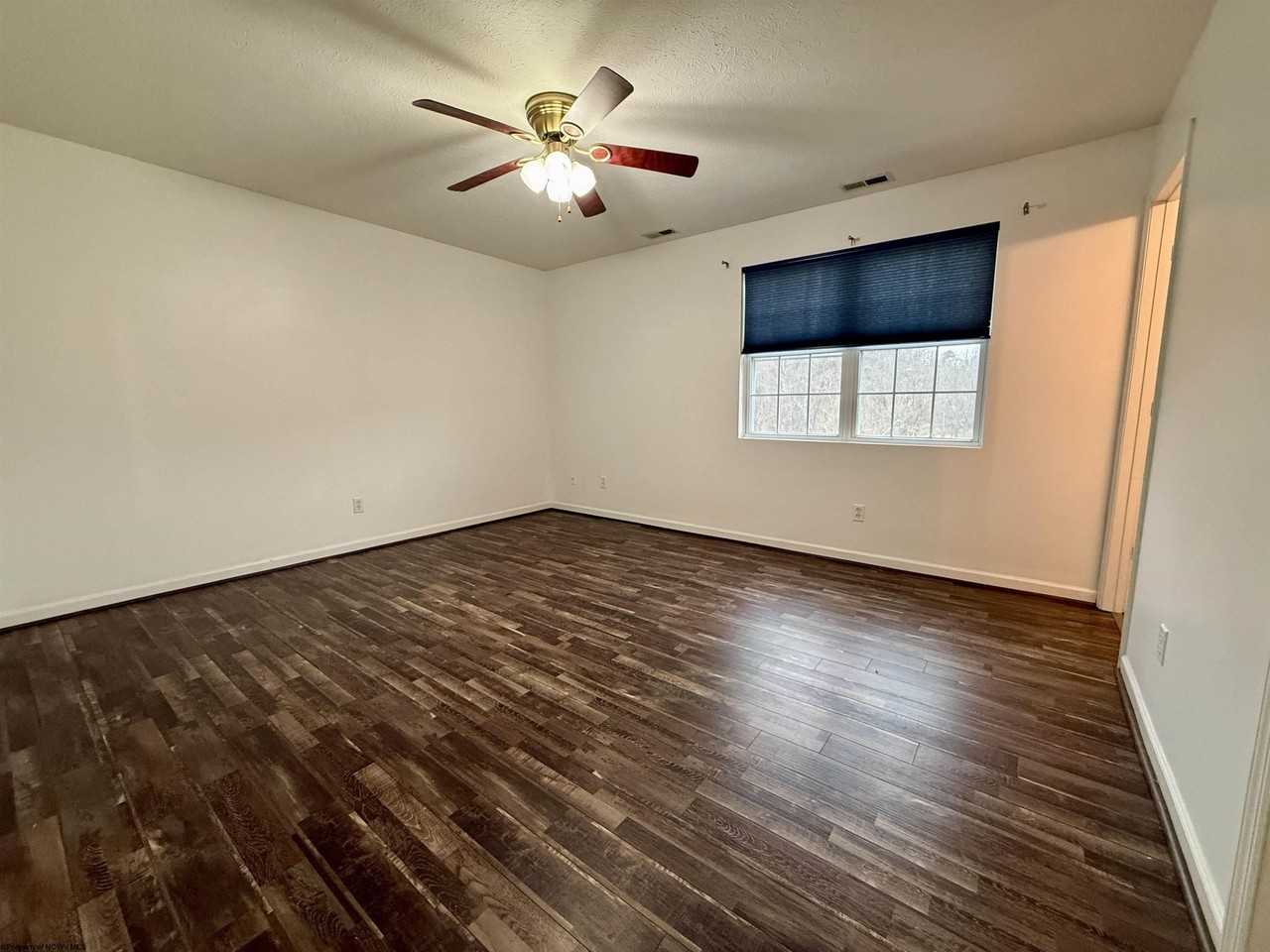 47 Clear Spring Dr - Photo 7 of 36