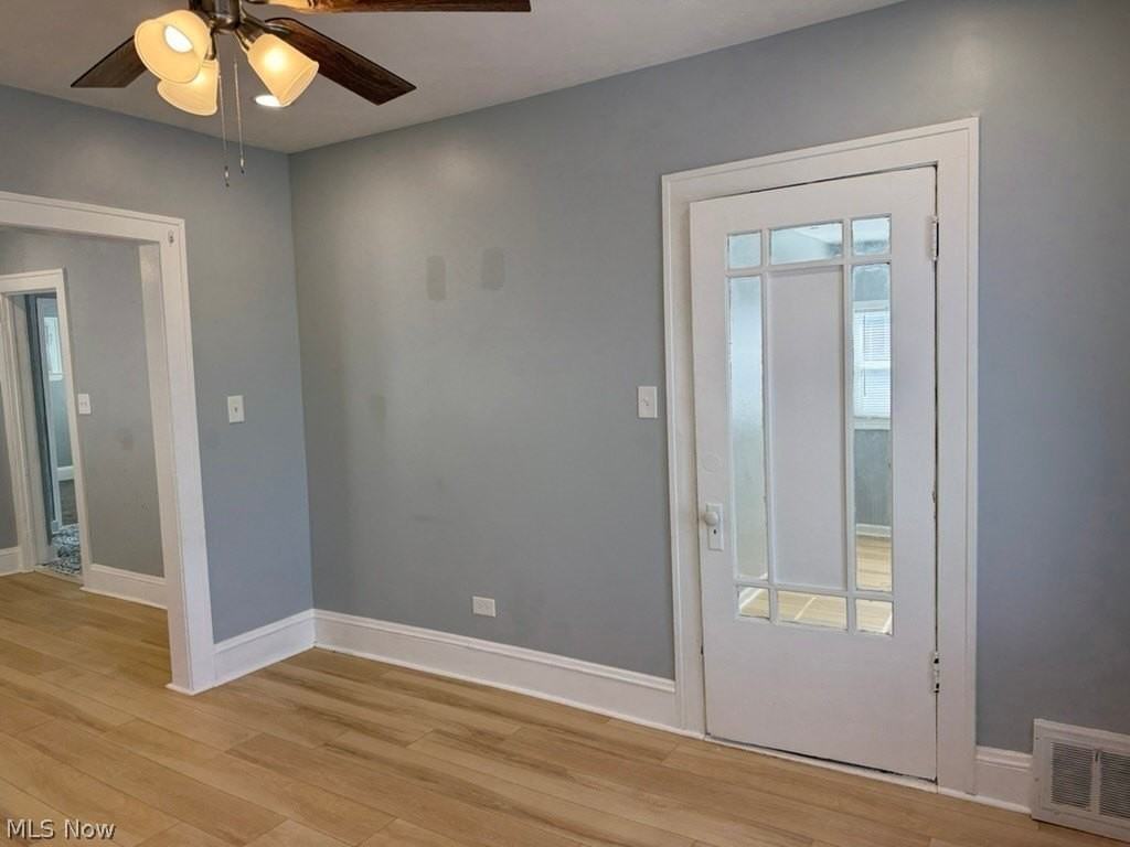 3231 W 121st St - Photo 5 of 24