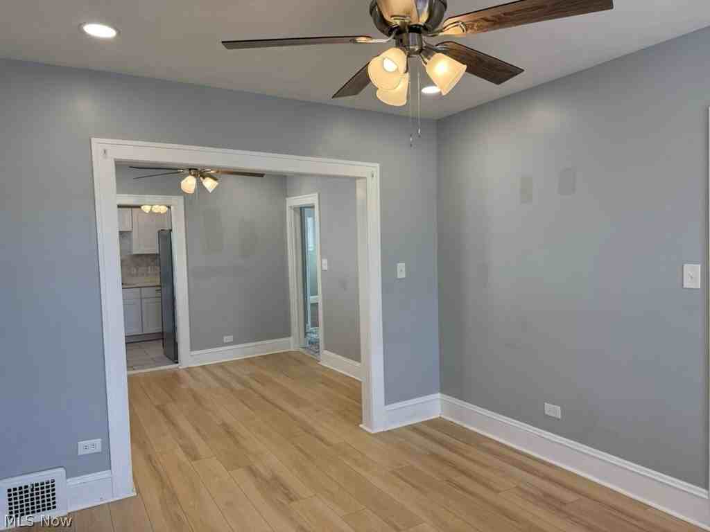 3231 W 121st St - Photo 6 of 24