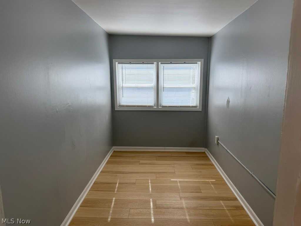 3231 W 121st St - Photo 7 of 24