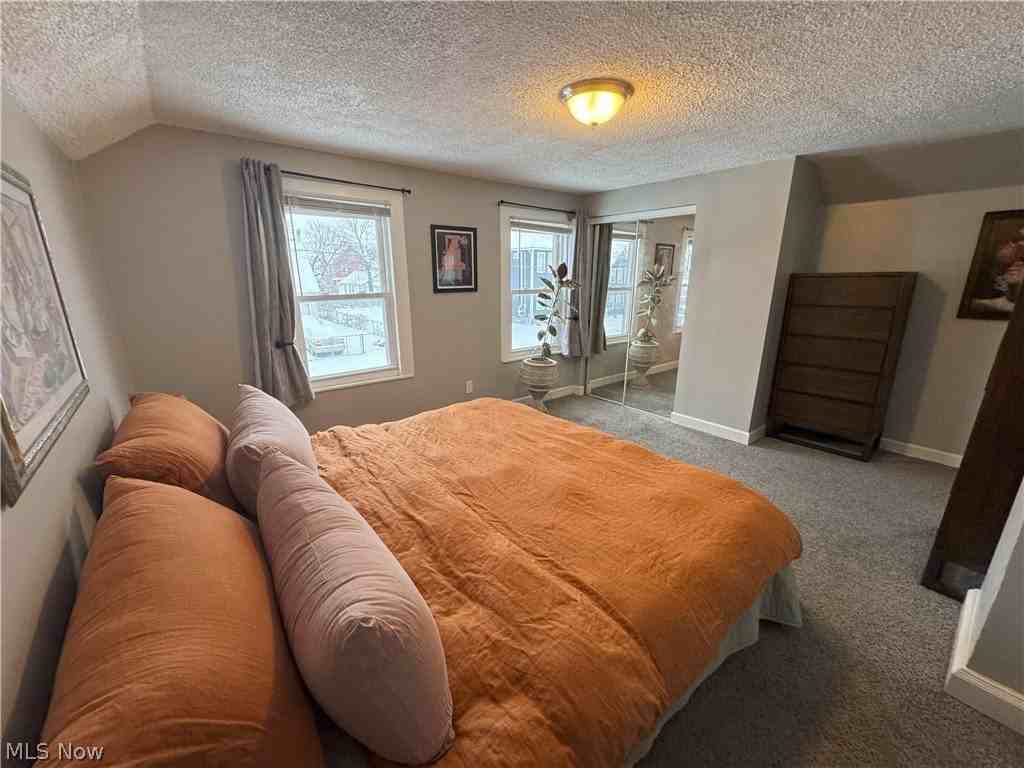 1883 W 57th St - Photo 3 of 29