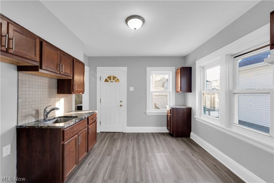 18810 Arrowhead Ave - Photo 7 of 24