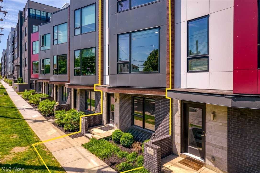 1240 W 70th St - Photo 3 of 35