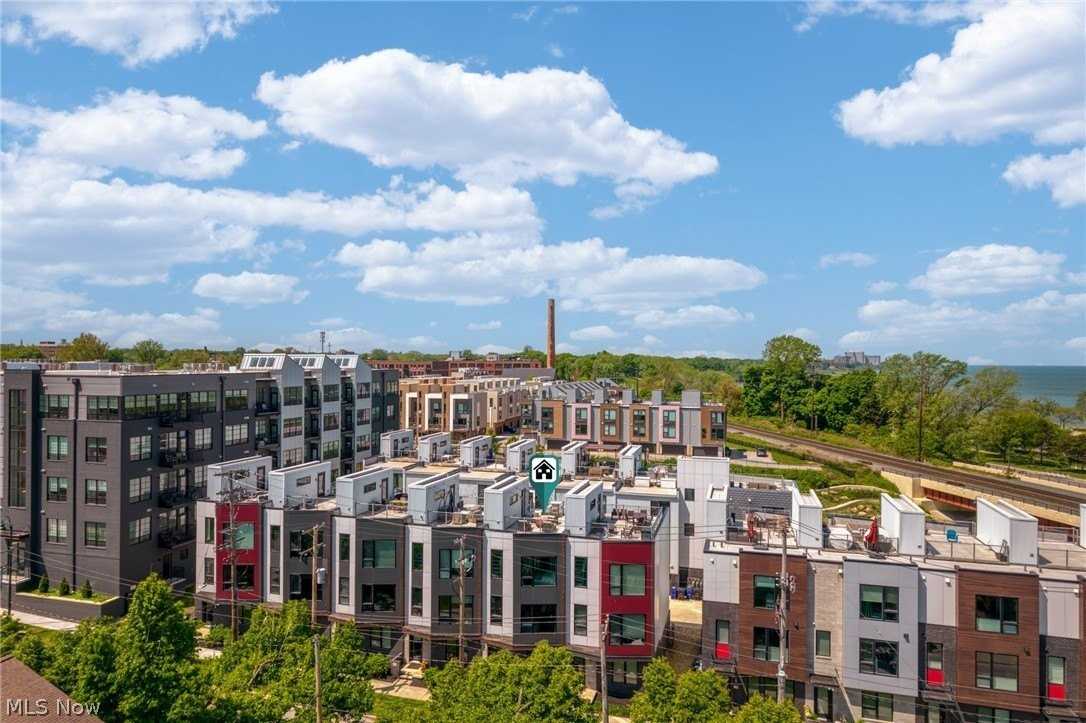 1240 W 70th St - Photo 4 of 35