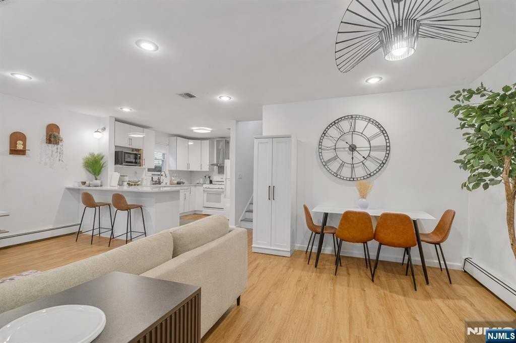 515 44th Street Rear House - Photo 2 of 15