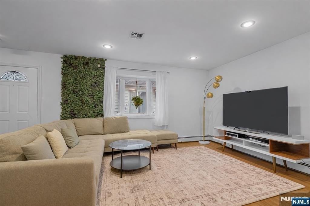 515 44th Street Rear House - Photo 3 of 15