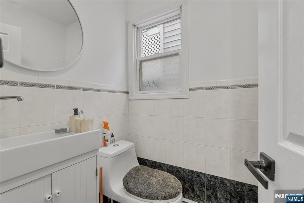 515 44th Street Rear House - Photo 7 of 15