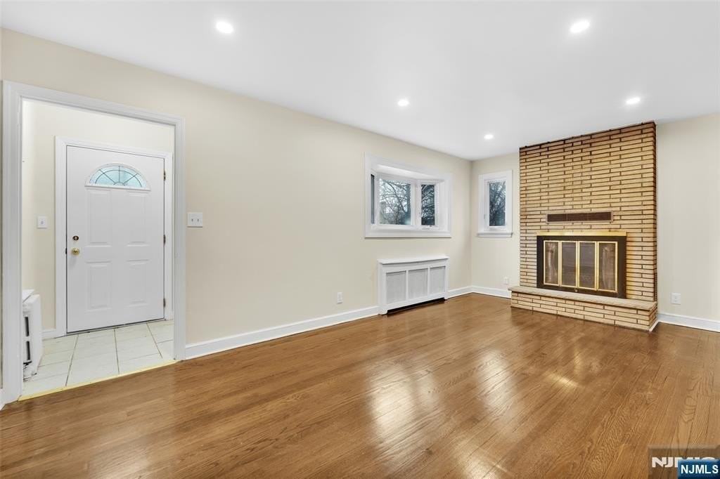 203 Brinkerhoff St - Photo 3 of 20