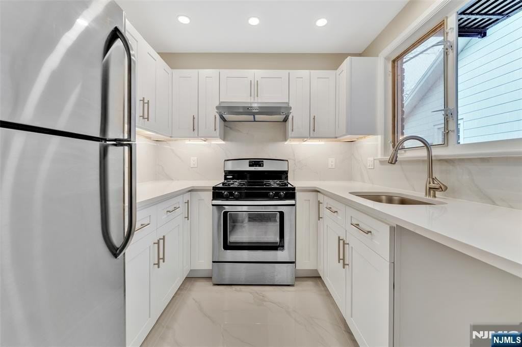 203 Brinkerhoff St - Photo 5 of 20