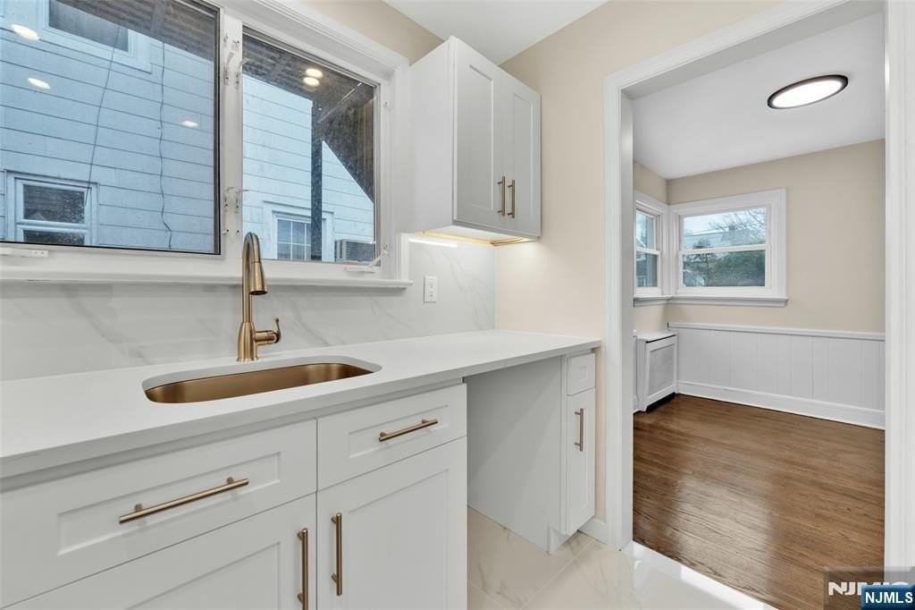 203 Brinkerhoff St - Photo 7 of 20