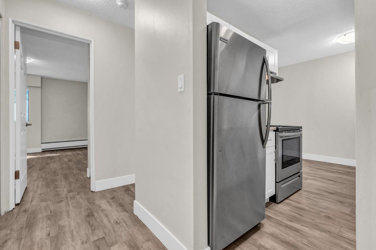 1200 Howie Avenue - Photo 6 of 23